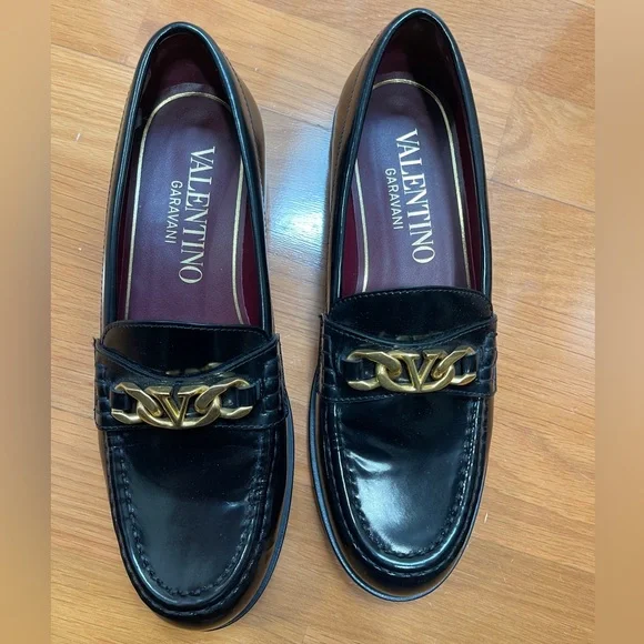 V CHAIN LOGO VALENTINO LOAFERS WORN TWICE